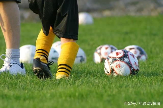 中国男篮1分险胜新西兰 李凯尔18分+致胜抢断