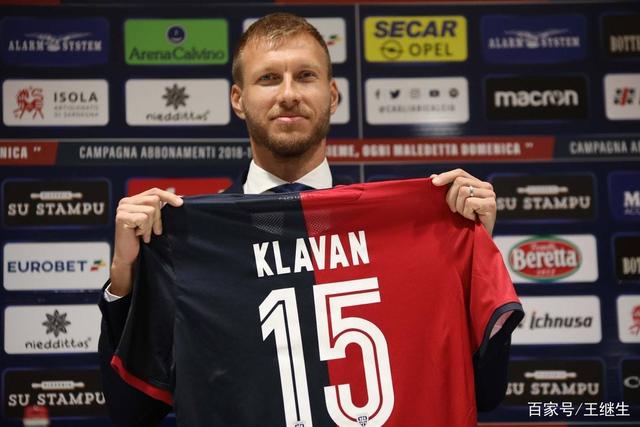 32岁内马尔沙特躺平 36岁莱万西甲拼命15场进17球